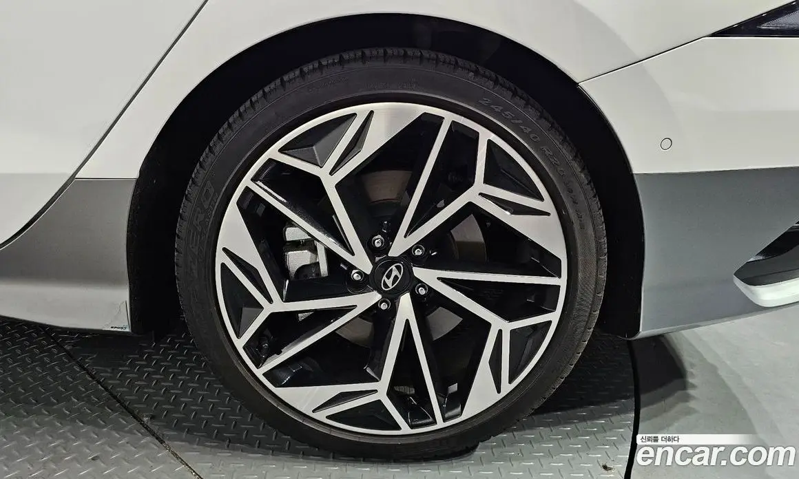 Hyundai Ioniq 6 2022 0.1 автомат (гидро), фото 7