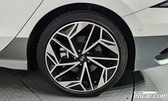 Hyundai Ioniq 6 2022 0.1 автомат (гидро), миниатюра 7