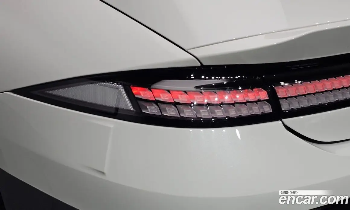 Hyundai Ioniq 6 2022 0.1 автомат (гидро), фото 9
