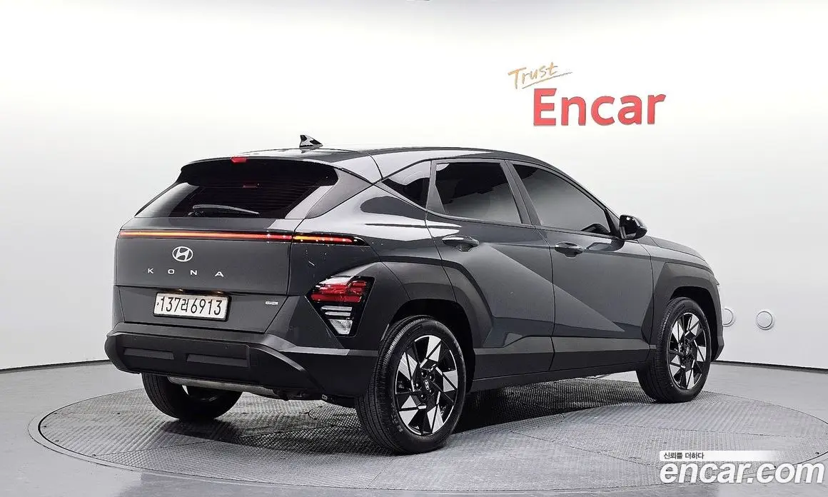 Hyundai Kona 2023 1.6 автомат (гидро), фото 2