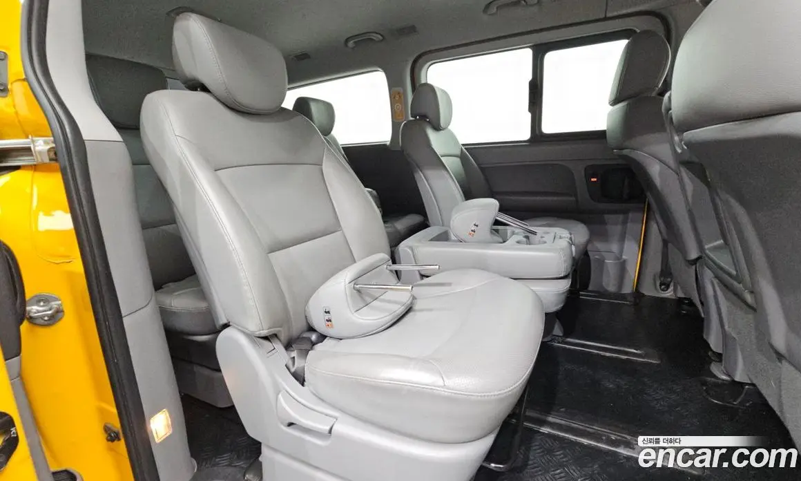 Hyundai Starex 2020 2.4 автомат (гидро), фото 16