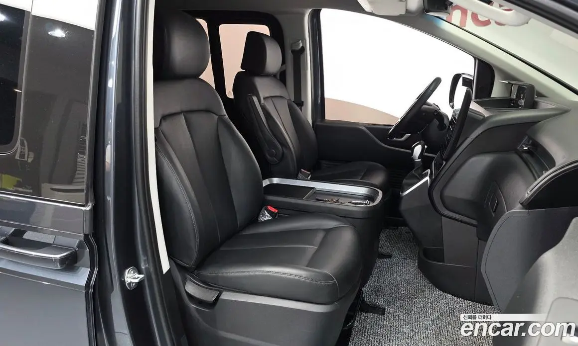 Hyundai Staria 2024 3.5 автомат (гидро), фото 17