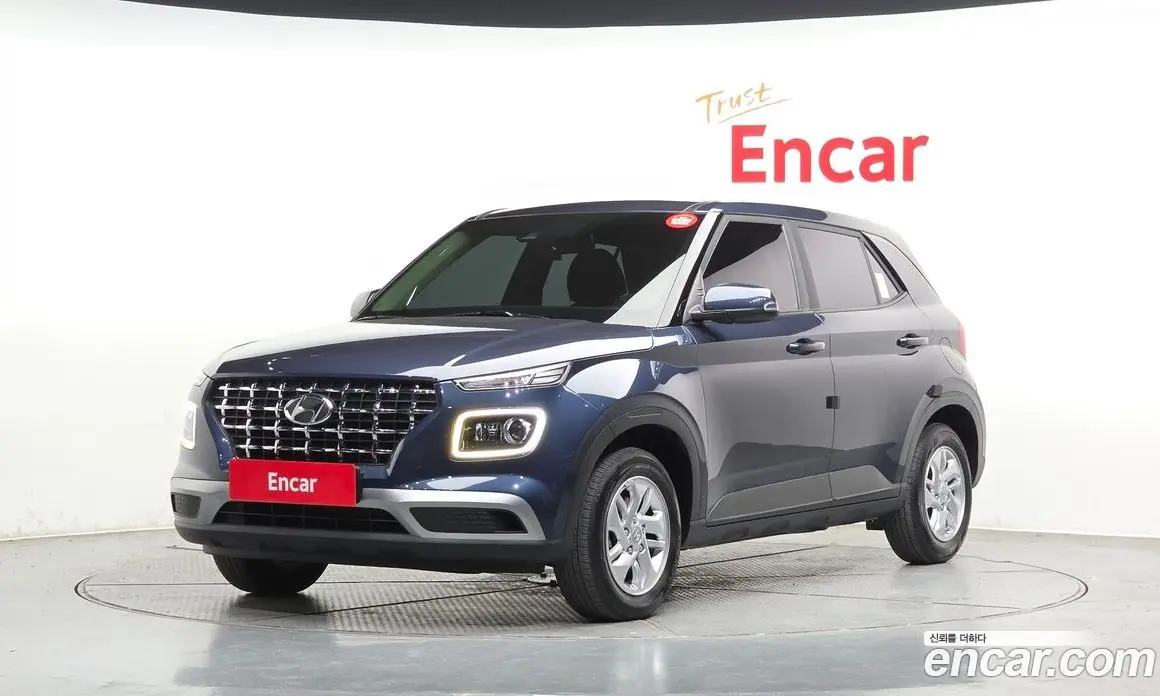 Hyundai Venue 2022 1.6 автомат (гидро), фото 1