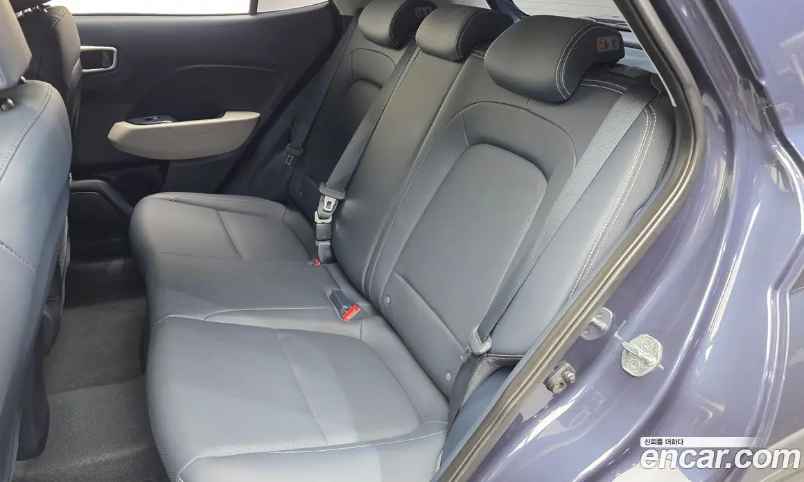 Hyundai Venue 2022 1.6 автомат (гидро), фото 12