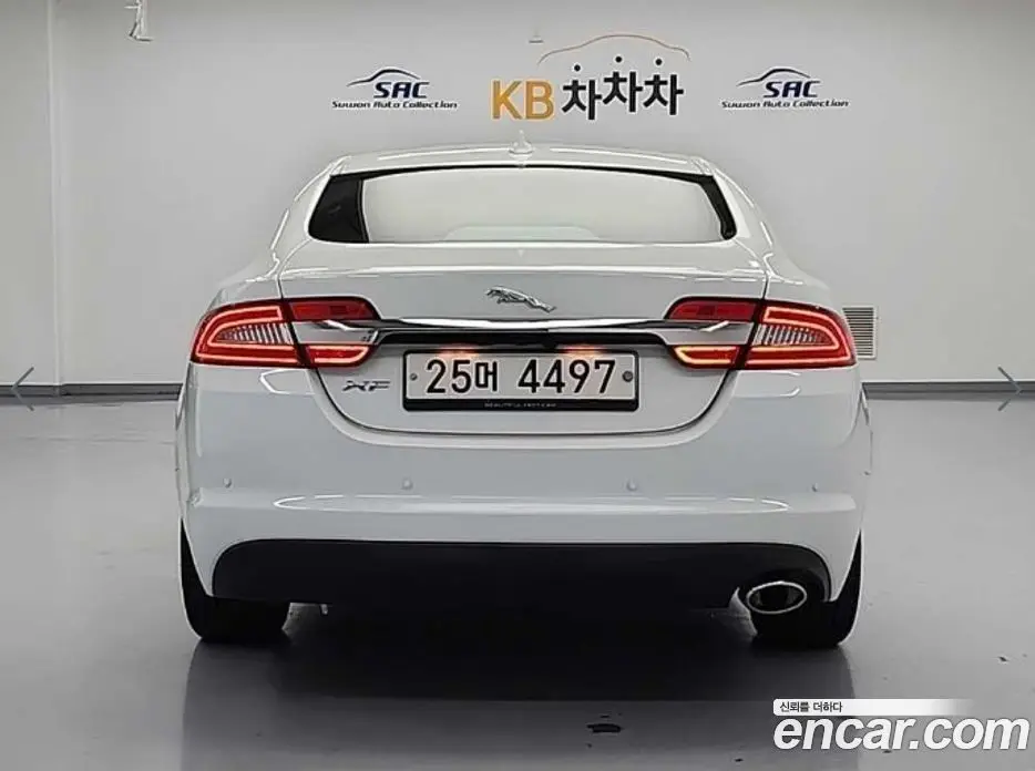 Jaguar XF 2012 2.2 автомат (гидро), фото 3 Jaguar XF 2012 2.2 автомат (гидро), фото 3
