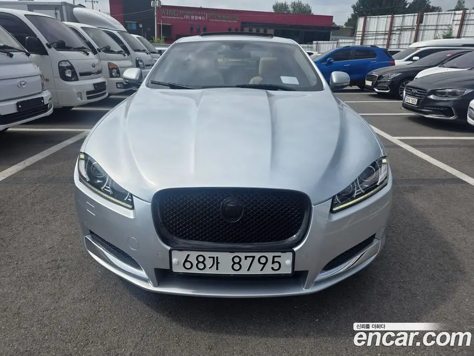 Jaguar XF 2015 2.2 автомат (гидро), фото 1 Jaguar XF 2015 2.2 автомат (гидро), фото 1