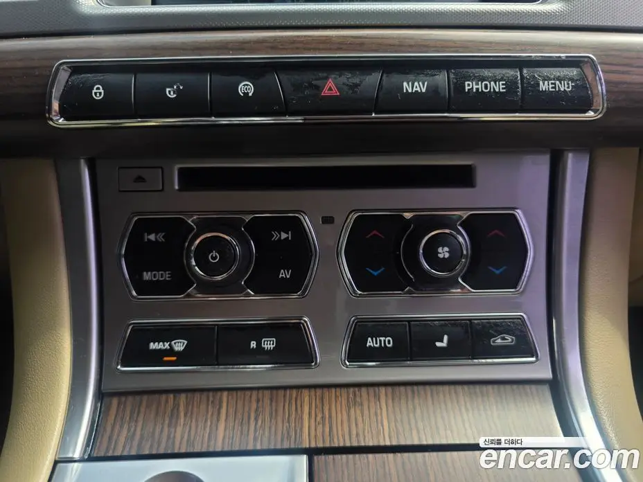 Jaguar XF 2015 2.2 автомат (гидро), фото 18 Jaguar XF 2015 2.2 автомат (гидро), фото 18
