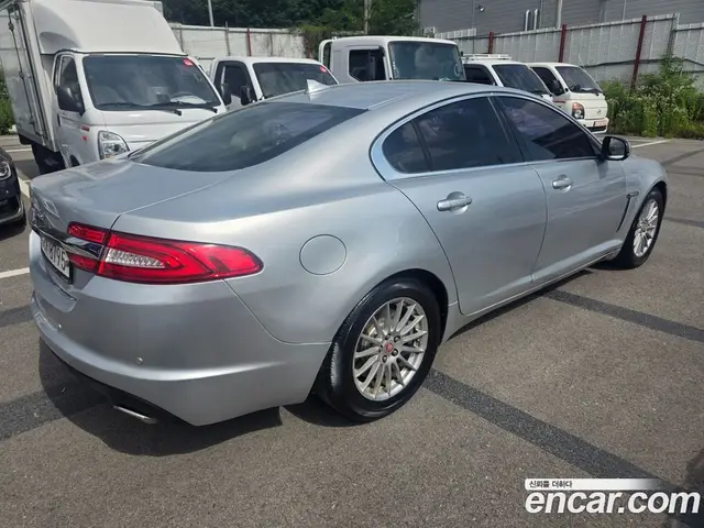 Jaguar XF 2015 2.2 автомат (гидро), миниатюра 3 Jaguar XF 2015 2.2 автомат (гидро), миниатюра 3
