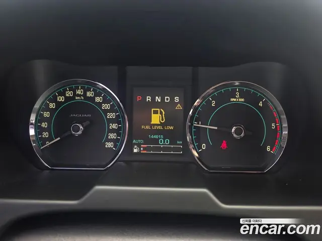 Jaguar XF 2015 2.2 автомат (гидро), миниатюра 5 Jaguar XF 2015 2.2 автомат (гидро), миниатюра 5