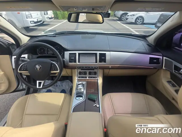 Jaguar XF 2015 2.2 автомат (гидро), миниатюра 9 Jaguar XF 2015 2.2 автомат (гидро), миниатюра 9