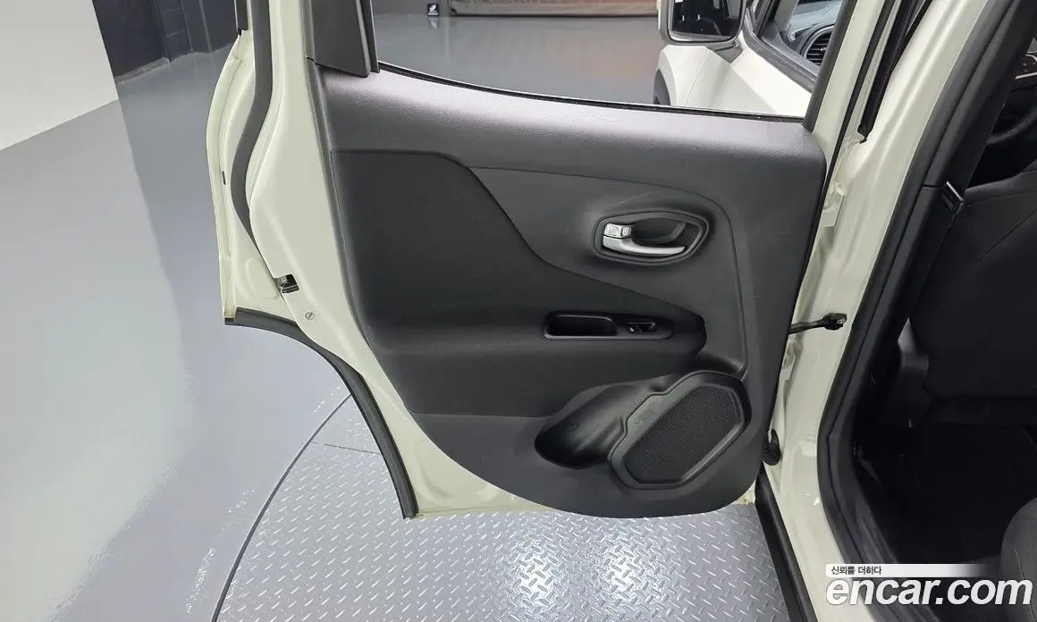 Jeep Renegade 2021 2.4 автомат (гидро), фото 15