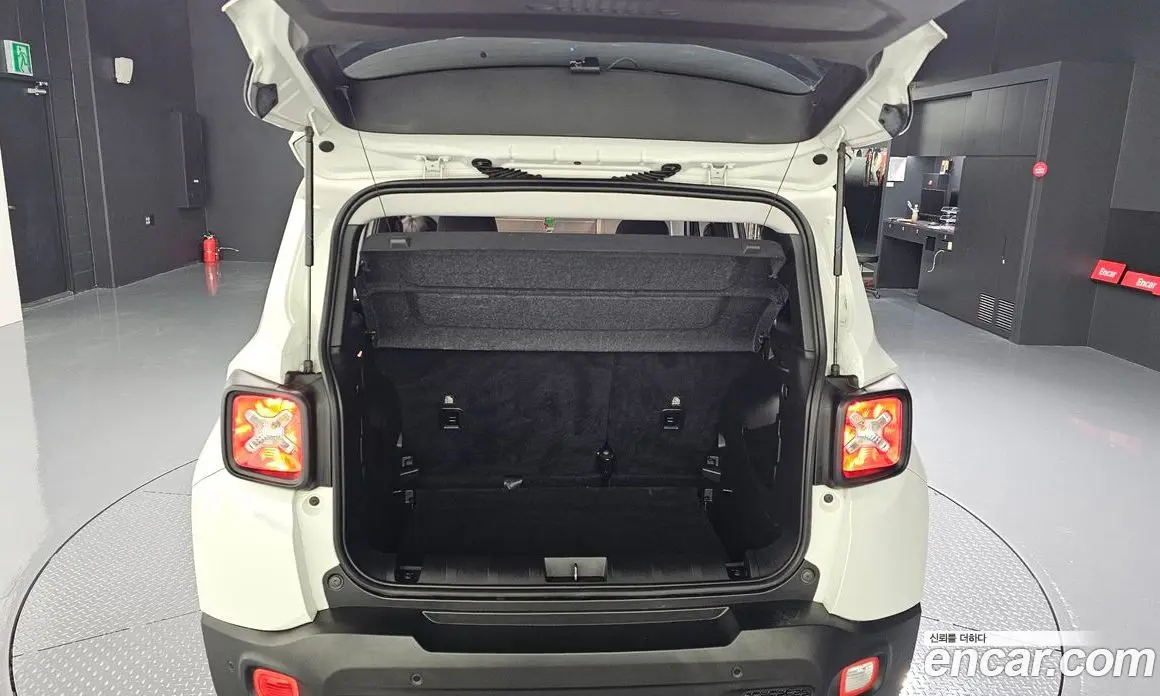 Jeep Renegade 2021 2.4 автомат (гидро), фото 31