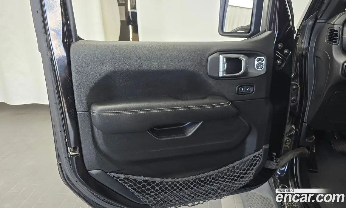 Jeep Wrangler 2021 2.0 автомат (гидро), фото 14 Jeep Wrangler 2021 2.0 автомат (гидро), фото 14