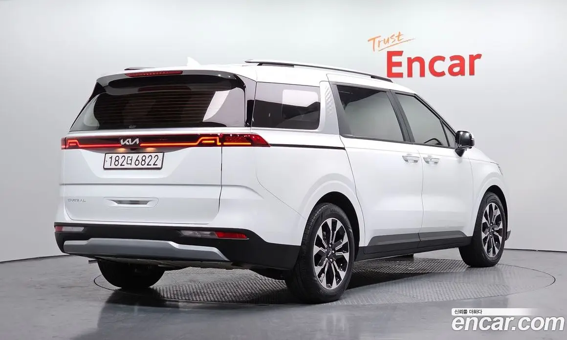Kia Carnival 2022 2.2 автомат (гидро), фото 2