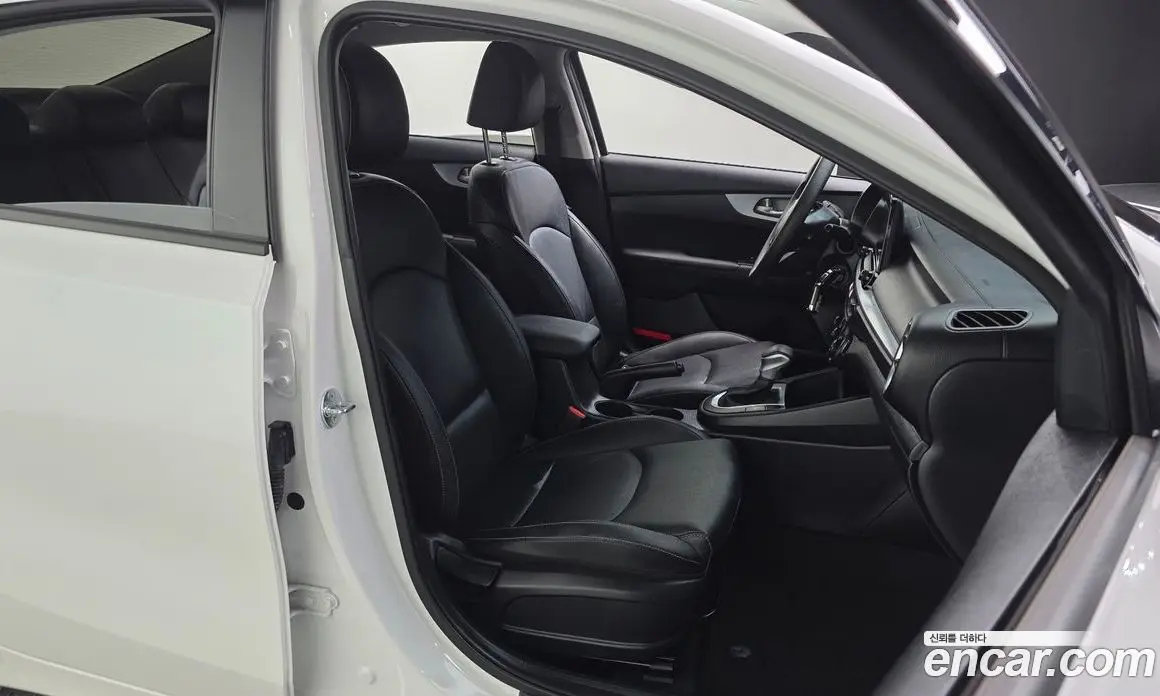 Kia K3 2024 1.6 автомат (гидро), фото 18