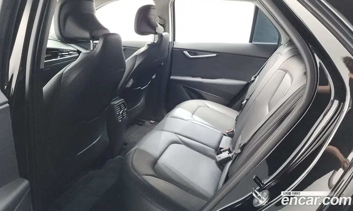 Kia Niro 2022 0.2 автомат (гидро), фото 25