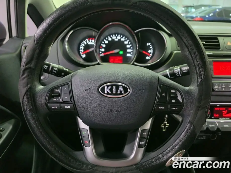 Kia Pride 2012 1.6 автомат (гидро), фото 12