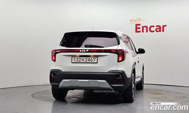 Kia Seltos 2023 2.0 автомат (гидро), миниатюра 4