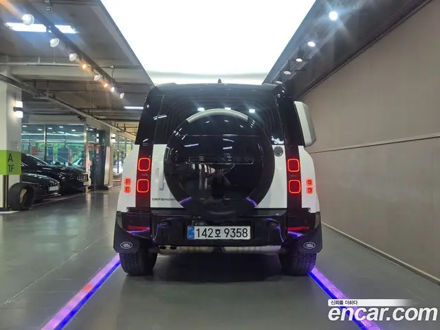 Land Rover Defender 2025 3.0 автомат (гидро), миниатюра 3