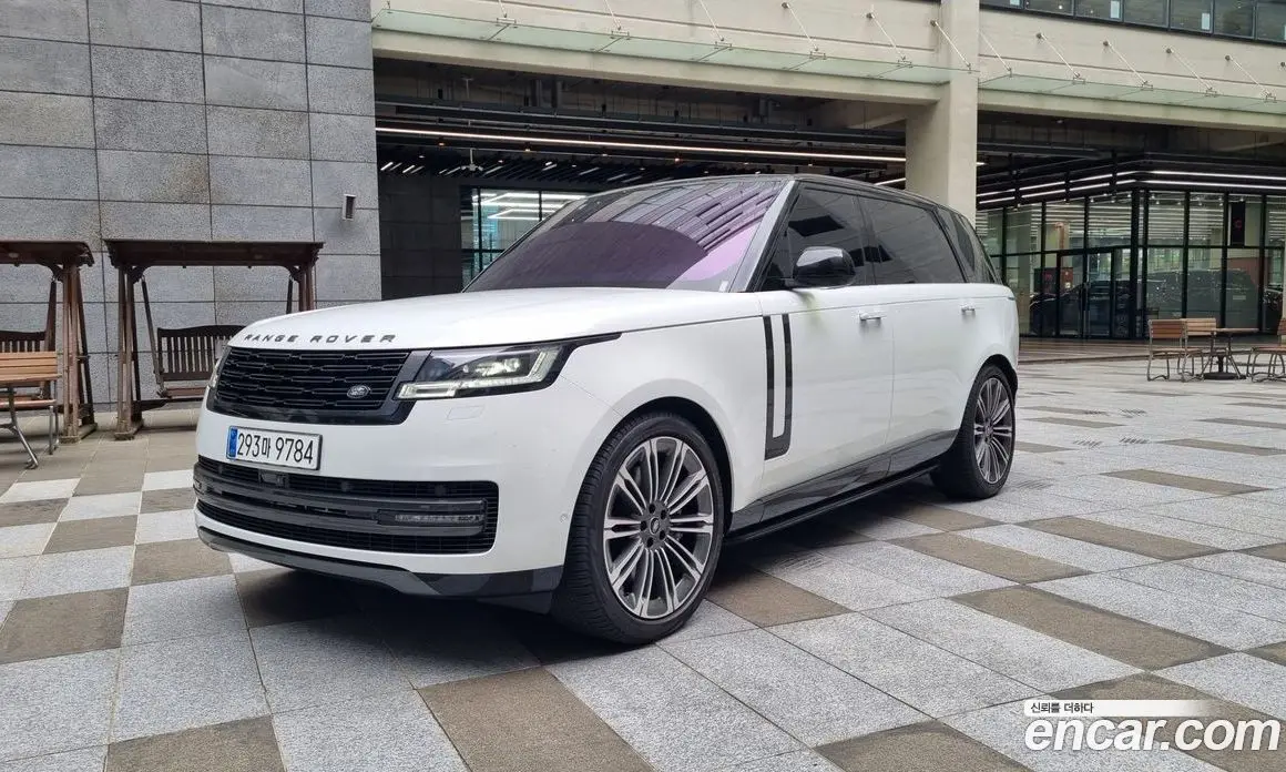 Land Rover Range Rover 2023 4.4 автомат (гидро), фото 1