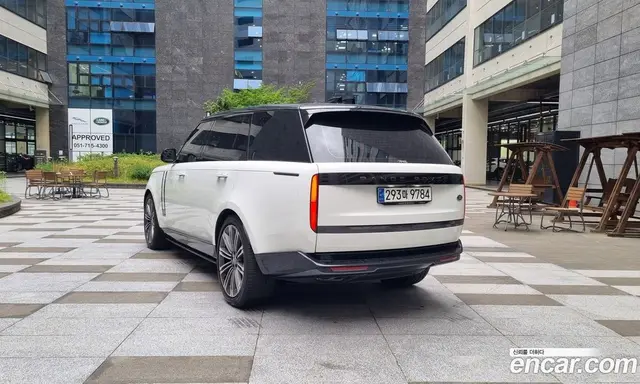 Land Rover Range Rover 2023 4.4 автомат (гидро), миниатюра 2