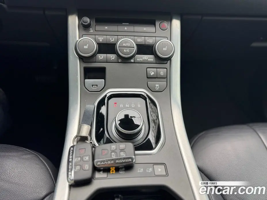 Land Rover Range Rover Evoque 2018 2.0 автомат (гидро), фото 17