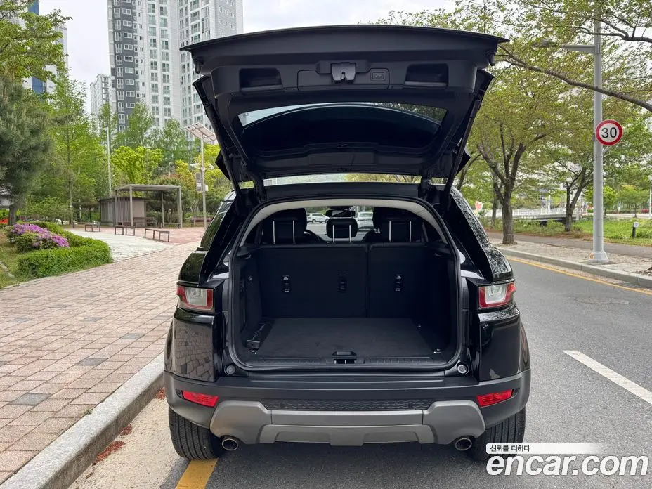 Land Rover Range Rover Evoque 2018 2.0 автомат (гидро), фото 9