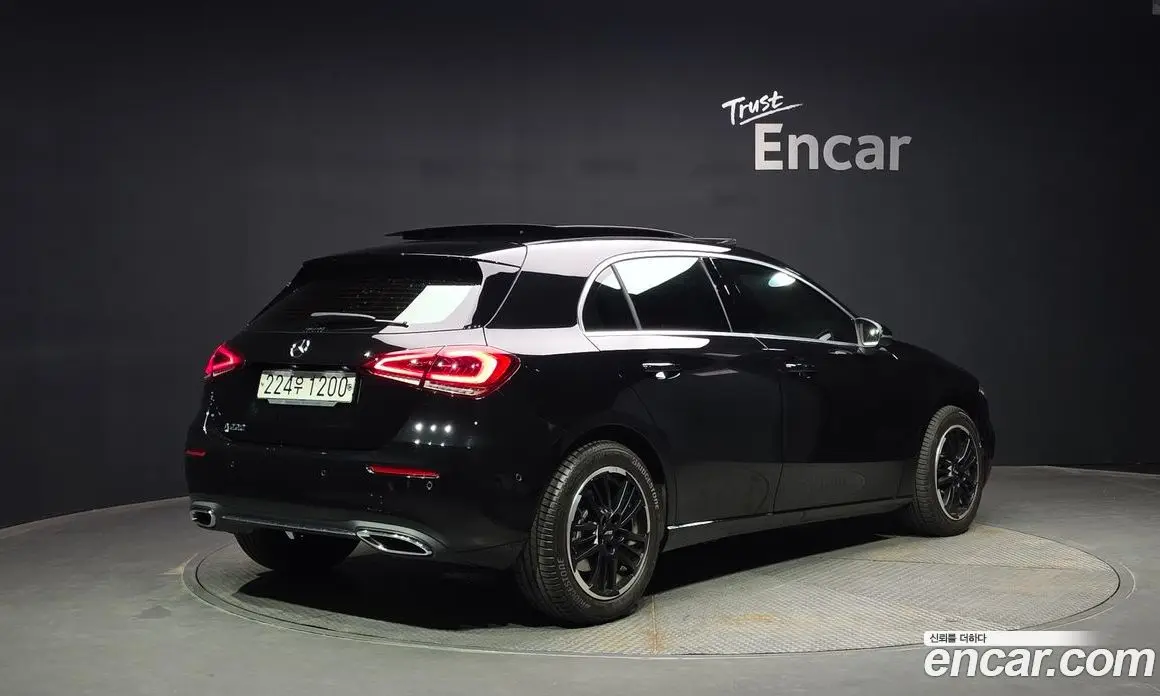 Mercedes-Benz A-Class 2019 2.0 автомат (гидро), фото 2