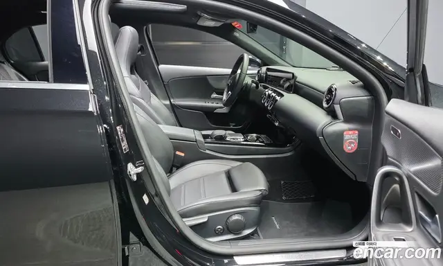 Mercedes-Benz A-Class 2019 2.0 автомат (гидро), миниатюра 11