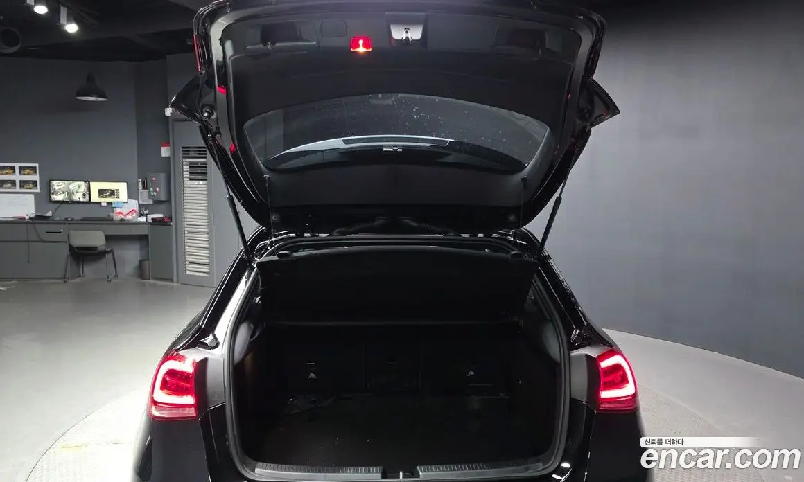 Mercedes-Benz A-Class 2019 2.0 автомат (гидро), фото 20
