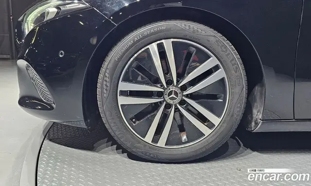 Mercedes-Benz A-Class 2021 2.0 автомат (гидро), миниатюра 5