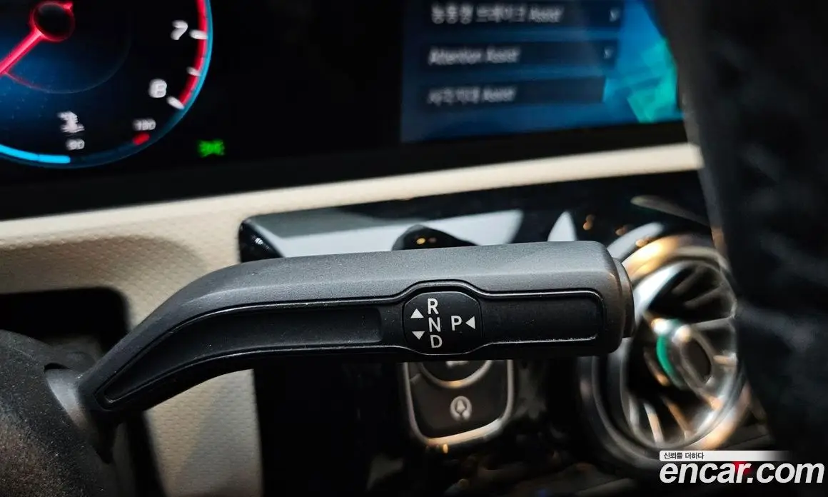 Mercedes-Benz A-Class 2021 2.0 автомат (гидро), фото 9
