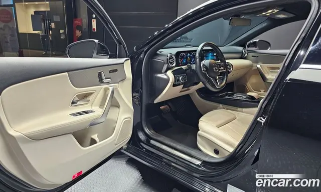 Mercedes-Benz A-Class 2021 2.0 автомат (гидро), миниатюра 10