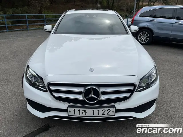 Mercedes-Benz E-Class, 2016, 111 396 км