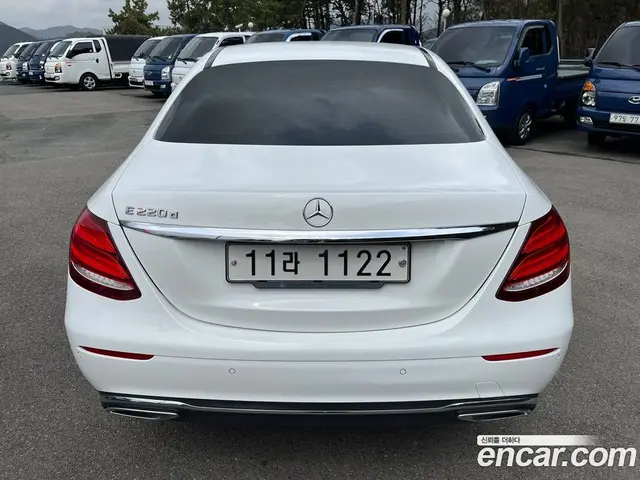 Mercedes-Benz E-Class 2016 1.9 автомат (гидро), миниатюра 4