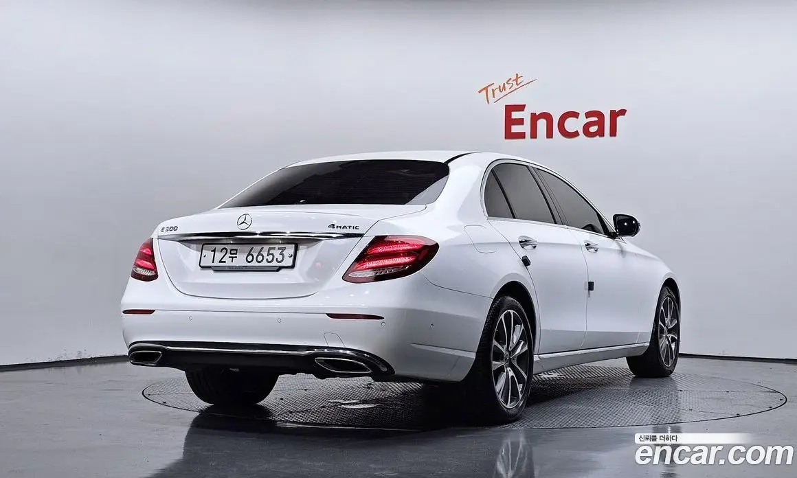 Mercedes-Benz E-Class 2018 2.0 автомат (гидро), фото 2