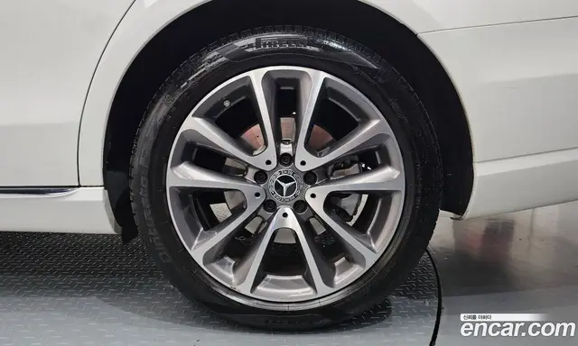 Mercedes-Benz E-Class 2018 2.0 автомат (гидро), миниатюра 7