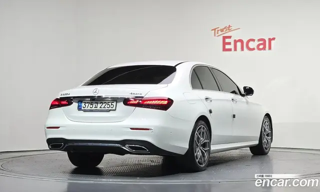 Mercedes-Benz E-Class 2020 1.9 автомат (гидро), миниатюра 2