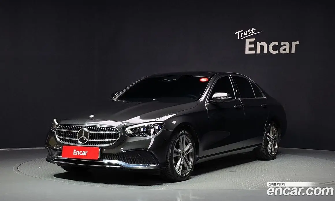 Mercedes-Benz E-Class 2022 2.0 автомат (гидро), фото 1