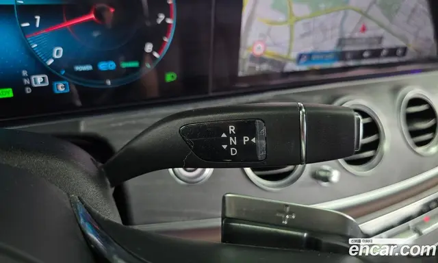 Mercedes-Benz E-Class 2022 2.0 автомат (гидро), миниатюра 12
