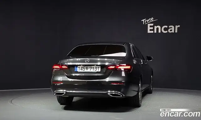 Mercedes-Benz E-Class 2022 2.0 автомат (гидро), миниатюра 4