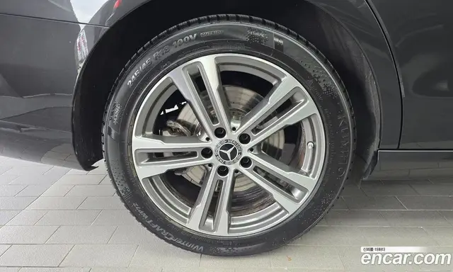 Mercedes-Benz E-Class 2022 2.0 автомат (гидро), миниатюра 5