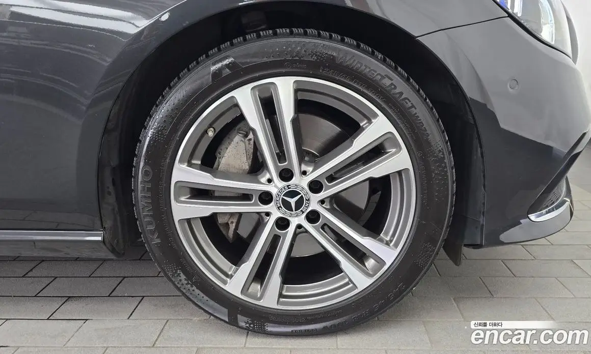 Mercedes-Benz E-Class 2022 2.0 автомат (гидро), фото 7