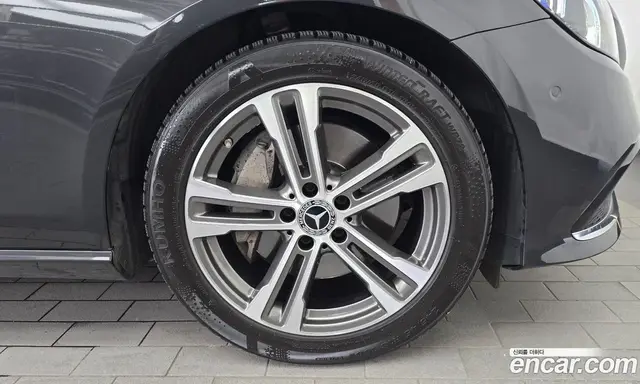Mercedes-Benz E-Class 2022 2.0 автомат (гидро), миниатюра 7