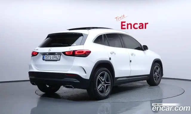 Mercedes-Benz GLA-Class 2020 2.0 автомат (гидро), миниатюра 2
