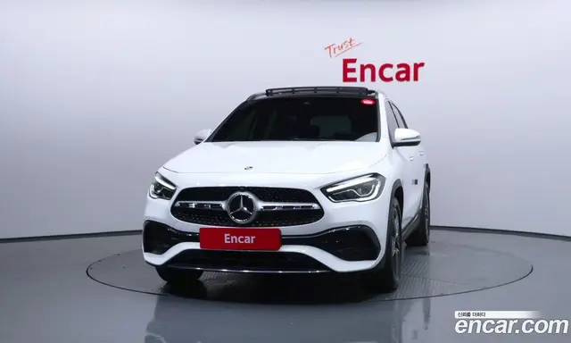 Mercedes-Benz GLA-Class 2020 2.0 автомат (гидро), миниатюра 3