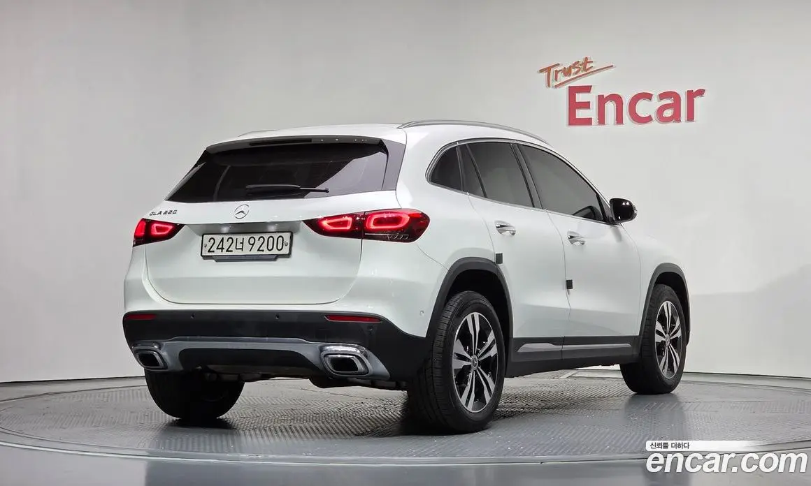 Mercedes-Benz GLA-Class 2021 2.0 автомат (гидро), фото 2