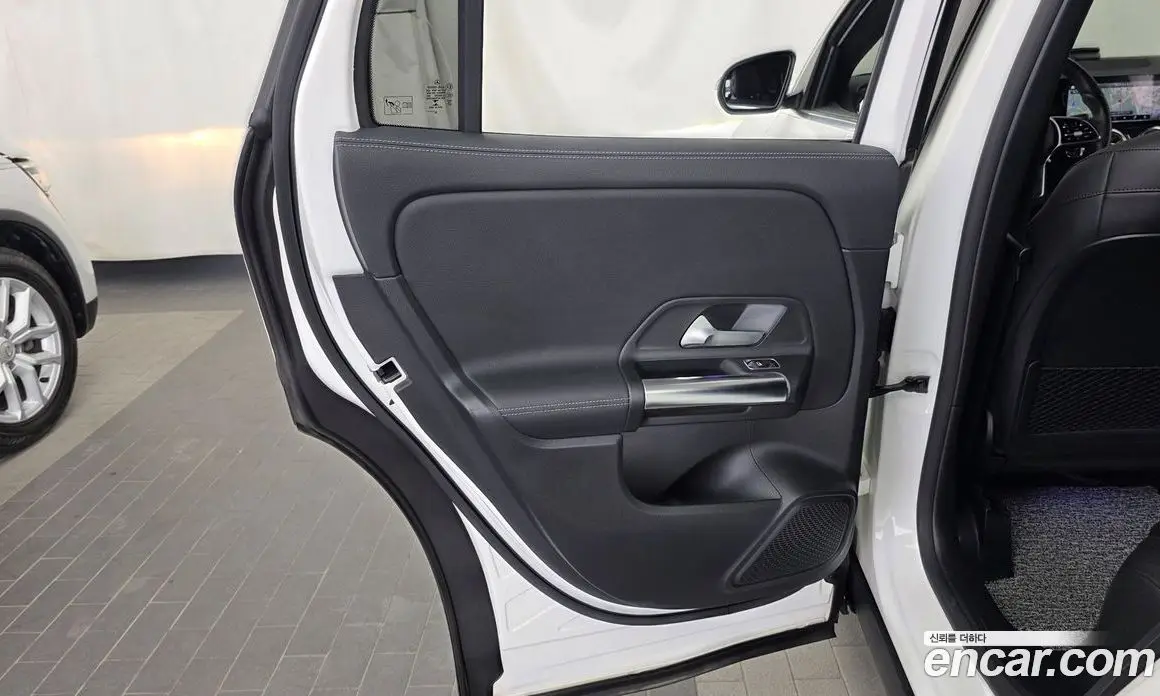 Mercedes-Benz GLA-Class 2021 2.0 автомат (гидро), фото 15