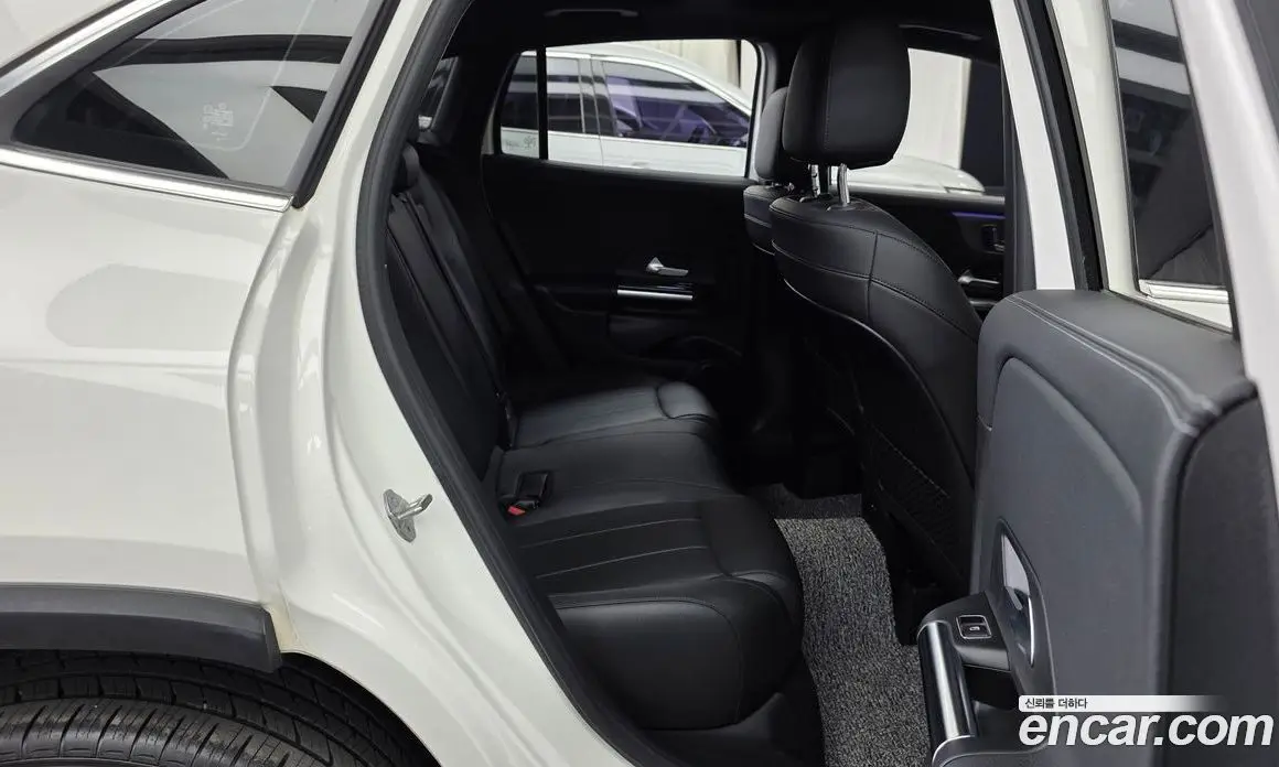 Mercedes-Benz GLA-Class 2021 2.0 автомат (гидро), фото 18