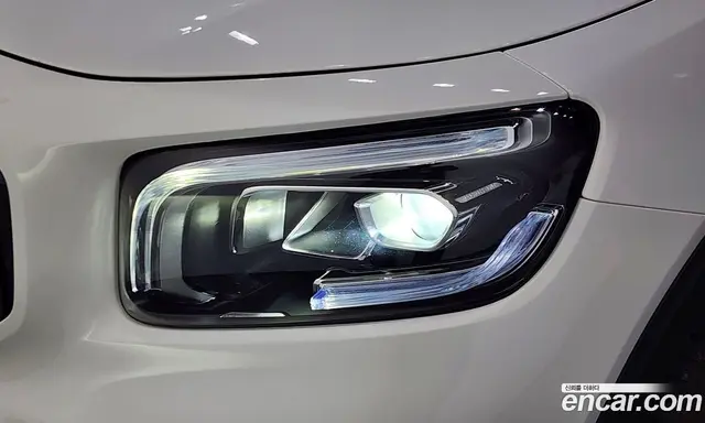 Mercedes-Benz GLB-Class 2021 2.0 автомат (гидро), миниатюра 8
